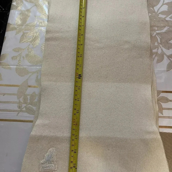 Kangol Womens Knit 💯 Wool  Scarf Wrap Cream Color 10”x41” - Picture 3 of 4